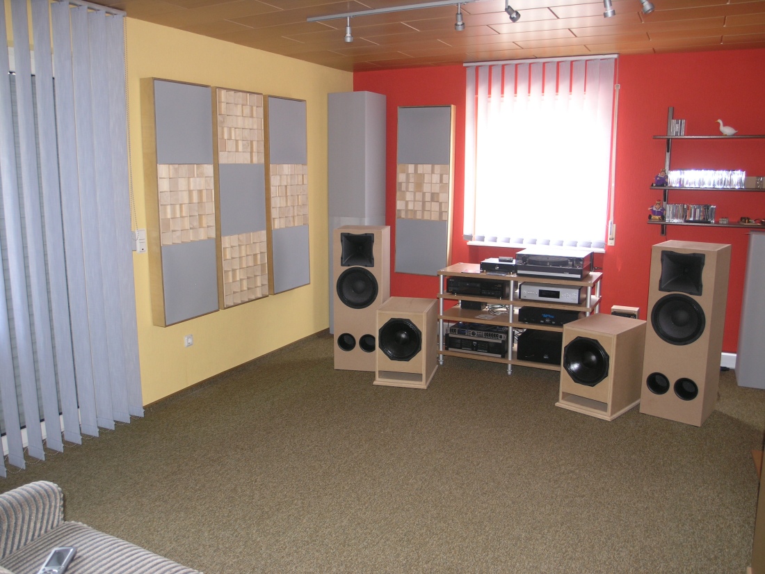 [Bild: hoerraum3.jpg]